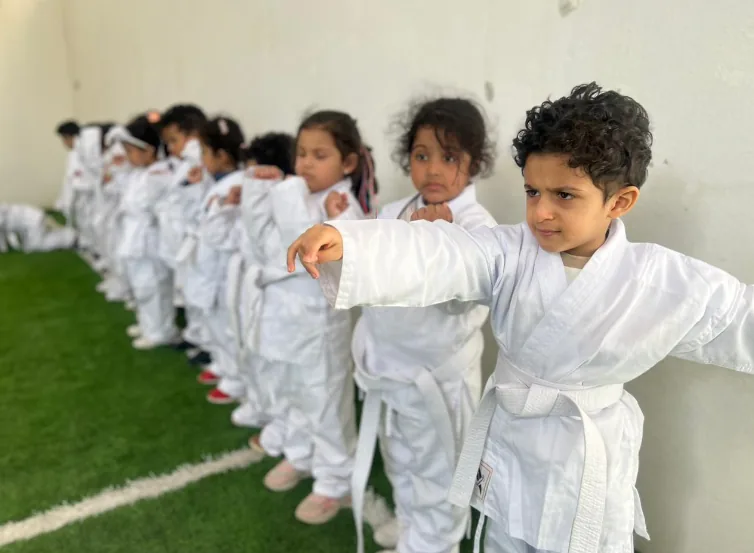 ضحكات الأطفال